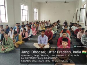 योगा अभ्यास करते हुए NSS के बच्चे 