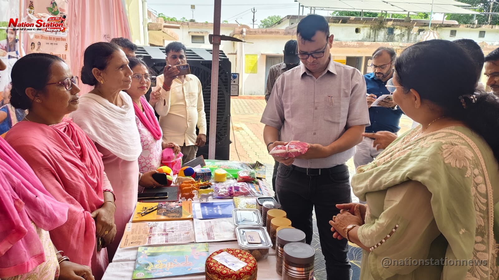 बिलासपुर की प्रदर्शनी में पहुंचे सीडीओ, स्वयं सहायता समूहों के उत्पादों को बढ़ावा देने पर जोर